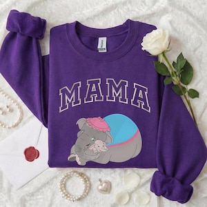 Broderad Mamma Elefant T-shirt, Baby Dumbo Sweatshirt, Mrs Jumbo Hoodie, Retro Motherhood Varsity Apparel