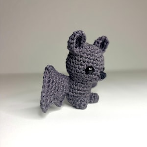 Litet virkmönster för fladdermus | Halloween Amigurumi PDF | Posebara vingar bild 7