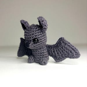 Litet virkmönster för fladdermus | Halloween Amigurumi PDF | Posebara vingar bild 6