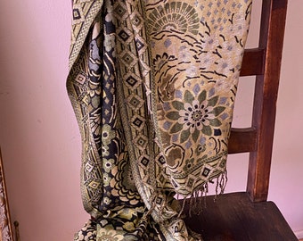 Shawl shawl throw wrap two sided grey green black floral design