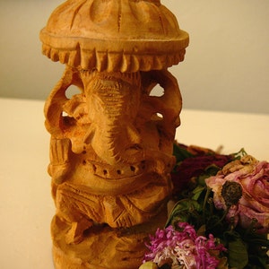 Altar supplies, Handcarved sandle wood Ganesh statue, India, Hindu, lucky elephant,  obstacle destroyer, devatar, initiator ofnew beginnings