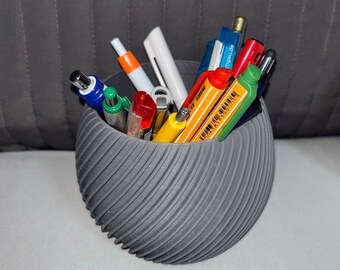 3D-printed pen holder / vase – modern design object for desk & decoration