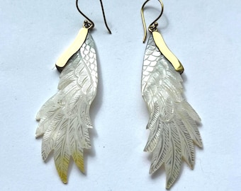 FEATHERCREST Mother Of Pearl Earrings Large Crested Feather Carved White Wings CP-L5