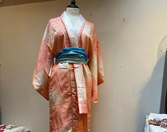 Japanese Kimono, Pale pink Silk Vintage Kimono, with dip dyed full length lining