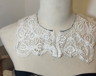 Antique Victorian Handmade Lace Collar.
