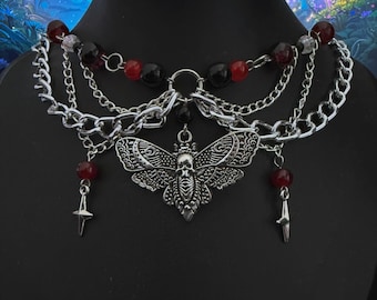 Naszyjnik Crimson Shadow Moth
