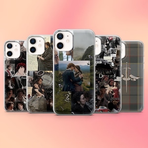 Może przedstawiać: Kolekcja pięciu etui na telefony, każde z unikalnym wzorem kolażu. Etui prezentują obrazy ludzi, krajobrazów i tekstu. Etui są wykonane z przezroczystego plastiku i mają błyszczące wykończenie.