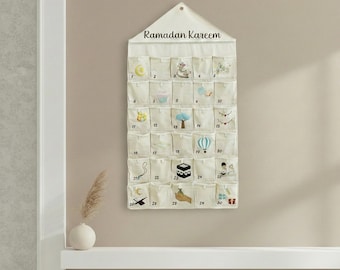 Calendario de Adviento de Ramadán colgante beige para niños