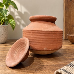Clay Pot for Yogurt Fermentation with Lid | Handmade Clay Utensil for Cooking | Unglazed Terracotta Cooking Bowl 1L| Traditional Milk Warmer