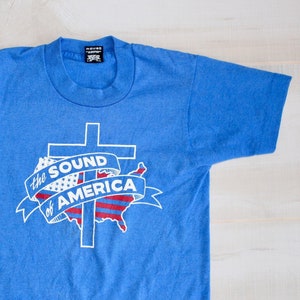 Vintage 80s Christian T Shirt, 1980s The Sound Of America Tee, Cross, USA, American Flag, Religious, Graphic, Single Stitch, Kids, X-Small afbeelding 1