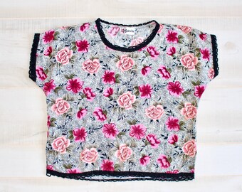 Vintage 90s Crop Top, 1990s Floral Blouse, Rose Flower Print, Lace Trim, Short Sleeve, Cottagecore, Cropped Shirt