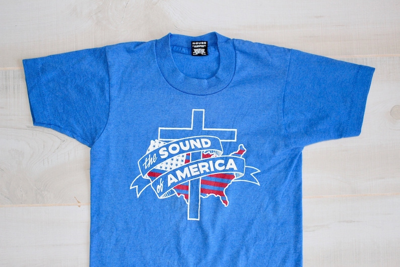 Vintage 80s Christian T Shirt, 1980s The Sound Of America Tee, Cross, USA, American Flag, Religious, Graphic, Single Stitch, Kids, X-Small afbeelding 1