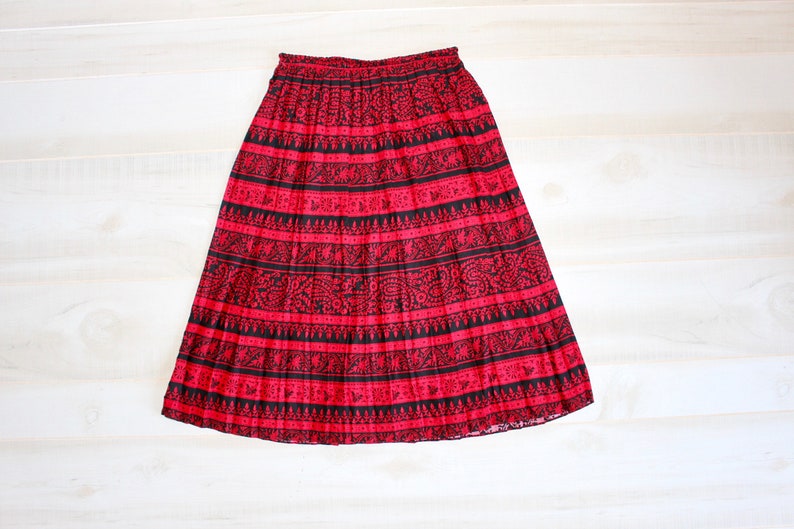 Vintage 80s Boho Skirt, 1980s Pleated Midi Skirt, Floral Paisley Print, Red, Black image 2