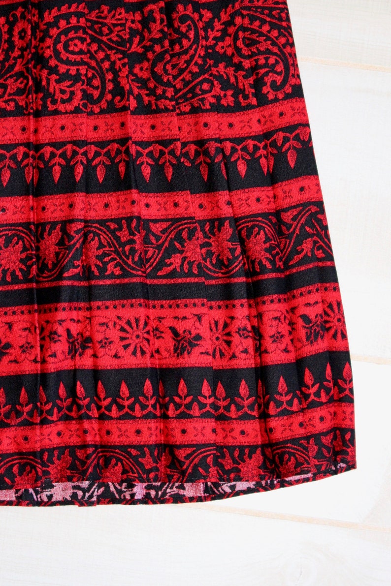 Vintage 80s Boho Skirt, 1980s Pleated Midi Skirt, Floral Paisley Print, Red, Black image 3