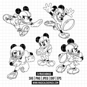 Puede incluir: Ilustraciones en blanco y negro de Mickey Mouse con equipamiento de fútbol americano en varias poses. La imagen muestra a Mickey Mouse en cinco poses diferentes jugando al fútbol. El texto "5 PACK BUNDLE" y una dirección web están en la parte inferior.