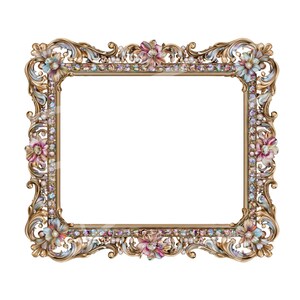 Peut inclure: Un cadre photo carré doté d'une bordure dorée ornée de volutes complexes, de cristaux irisés incrustés et d'accents floraux sculptés dans des tons de rose, bleu et blanc, entourant un espace rectangulaire central vide.