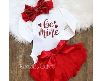 Be Mine Valentines Day Outfit, Newborn Girl Valentine Outfit, Be Mine Outfit, Babys 1st Valentine, Heart Baby Outfit, Valentine Tutu Outfit