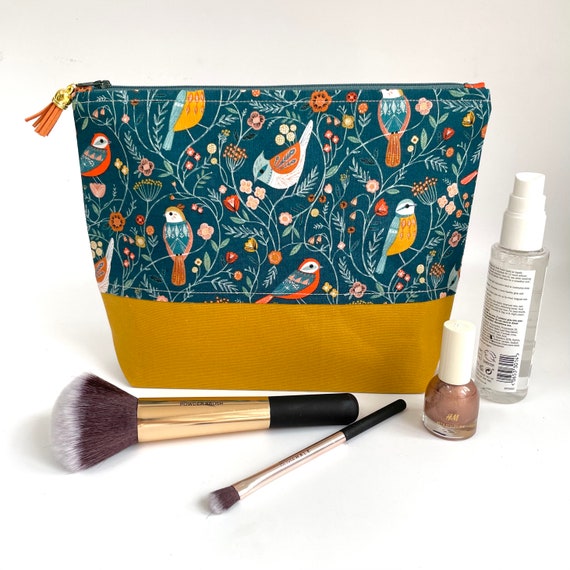 TOILETRY BAG WITH A MULTICOLOURED PRINT - Orange