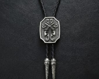 Cravate bolo cowboy western vintage - Bouclier revolver en argent vieilli - Cravate en cuir PU robuste