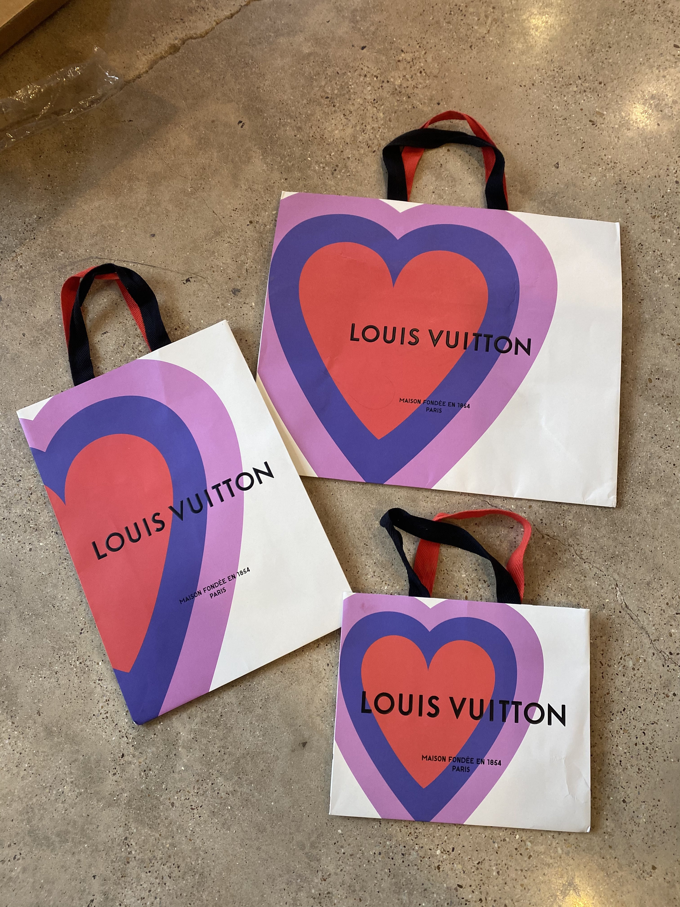 Limited Edition Louis Vuitton Gift Box, Bag, Ribbon, Pouch  Louis vuitton  gifts, Louis vuitton limited edition, Gift box
