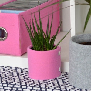 Plant pot cover handmade from felt XS, Scandinavian home decor, indoor felt planter cover, possible in custom size houseplants, housewarming