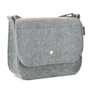 Umhängetasche hellgrau Filz mit der Klappe, Satteltasche mit langem Riemen, mittelgroße gefilzte Handtasche, Umhängetasche, Geschenk für sie