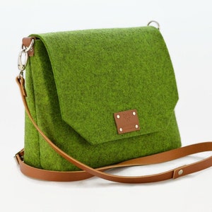 Filztasche mit Lederriemen, grüne Crossbody-Tasche, mittelgroße Filz Crossbody-Tasche, Geschenkidee für Sie