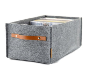 Boîte de rangement de DVD avec poignée en cuir, panier en feutre, organiseur de DVD gris de style scandinave minimaliste, expédition Ikea kallax, cadeau de pendaison de crémaillère