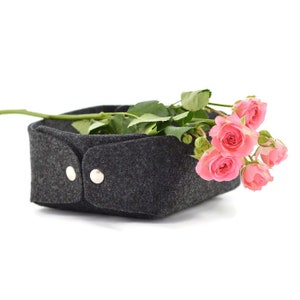 Minimalist jewelry storage felt bawl, charcoal felt box, plateu, small low storage box, nordic box, scandi design basket