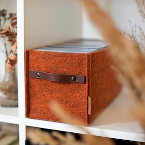 Boîte de rangement pour CD avec poignée en cuir, panier en feutre, organiseur de CD de style scandinave minimaliste, insert express Ikea kallax, cadeau de pendaison de crémaillère image 4