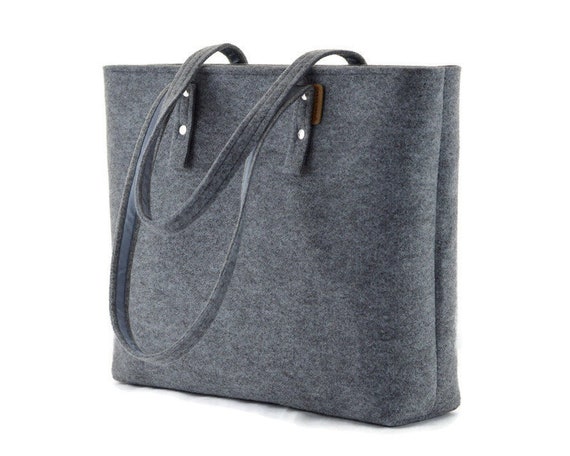 19 Flap Bag Large Felt Grey