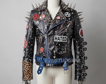 Svart läderjacka med nitar och dödskallegrafik | Bikerjacka med spikkrage | Punkrockstil | Cool present till honom