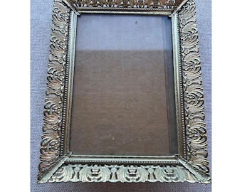Vintage Gold Filigree Metal Picture Frame Ornate Floral Scrollwork Tabletop 5X7