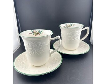 Mikasa Holiday Season Poinsettia Christmas Cups Saucers Set of 2 Green Trim