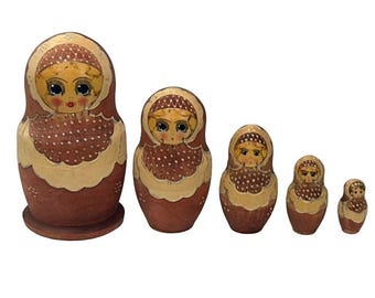 Vintage 5 Wooden Russia Nested Nesting Dolls Set
