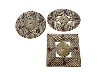 Vintage Woven Straw Trivets Set of 3 Floral  Coasters Boho Kitchen