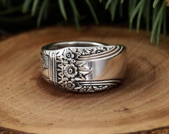 First Love Spoon Ring - International Silver 1937 Pattern - Wide Band Vintage Silverplate Floral Ring
