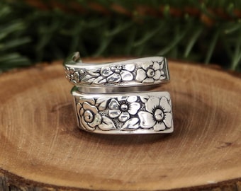 Venetian Garden Wrap Spoon Ring - Oneida 1881 Rogers 1971 Pattern - Wide Vintage Silverplate Floral Ring