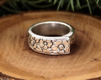 Venetian Garden Spoon Ring - Oneida 1881 Rogers 1971 Pattern - Vintage Silverplate Floral Band Ring
