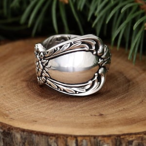 Heritage lepelring - patroon internationaal zilver 1953 - extra brede vintage verzilverde bloemenring