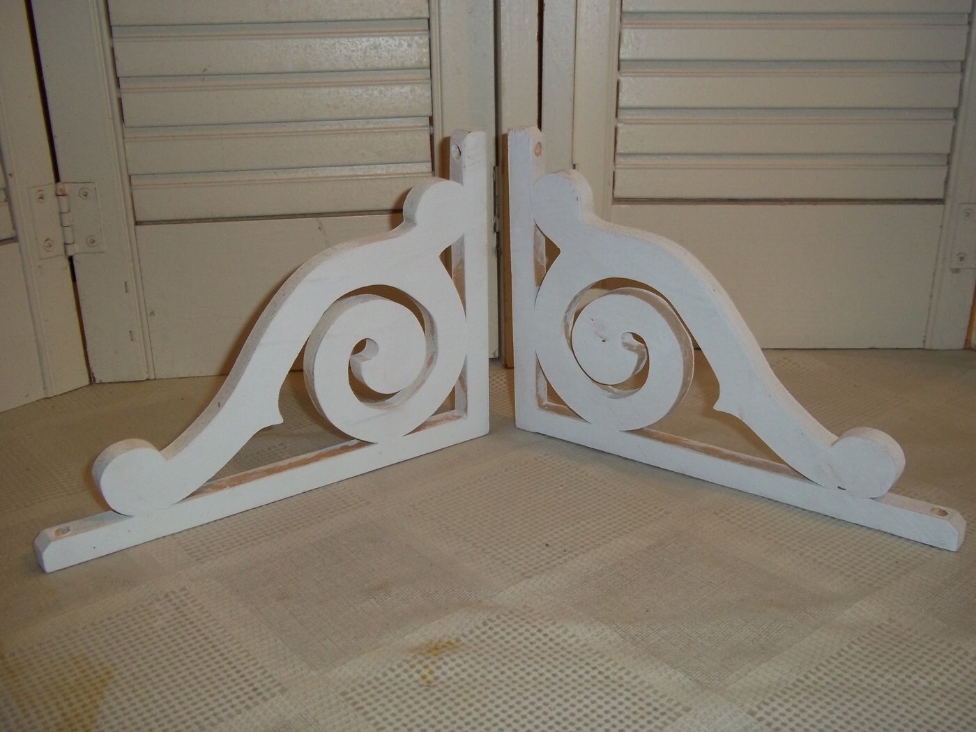 2 Wood decorative corbel corner bracket Pair shelf mounts Etsy