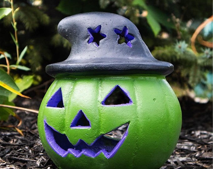 Jack-O-Lantern Witch Hat Luminary Green Artisanal Lawn Decor