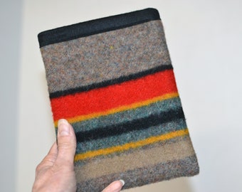 rugged Kindle 11th gen Paperwhite Sleeve Yakima Camp Blanket Wool Brown Umber Signature Paperwhite hiking camping traveling Filbert Fashions