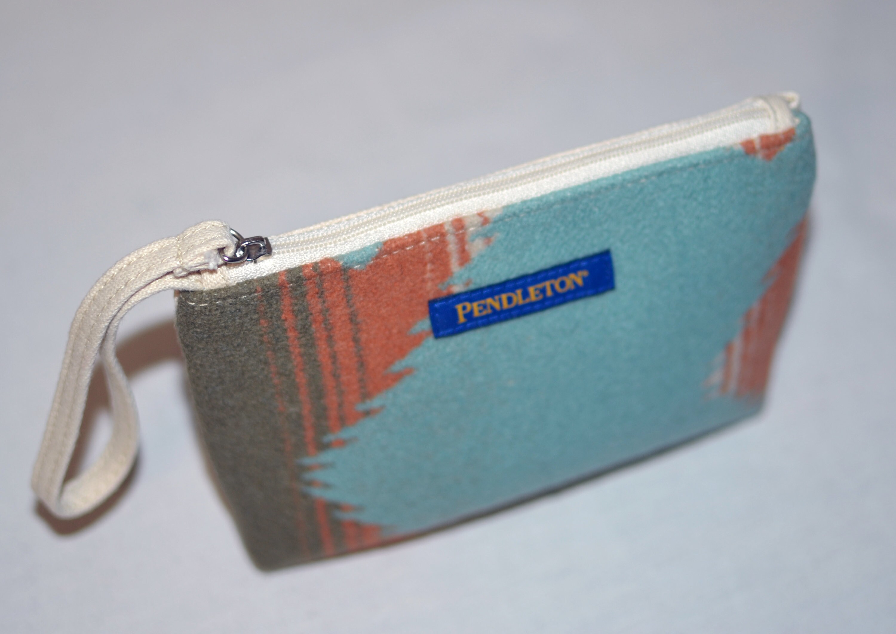 Pendleton Zipper Pouch Pendleton Bag Wristlet Coin Purse Cosmetic Bag Phone Wallet Vintage Light Color Handbag Filbertfashion Autumn Fall Etsy Ireland