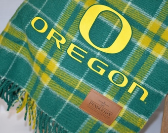 vintage Pendleton Woolen Mills University of Oregon Duck Stadium Blanket with Carry Bag college blanket 51x64 U of O Oregon Ducks