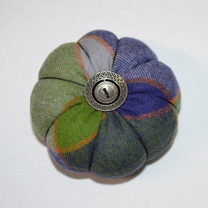 Sewing Gift Crafter Seamstress PINCUSHION Pin Cushion repurposed 49&#39;er Pendleton Jacket rockabilly vintage purple green Jewelry Hat Pins
