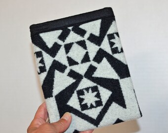 Paperwhite Sleeve soft Native American WOOL Kindle won't slip out 11th generation Amazon Kindle or Signature Paperwhite Filbert Fashions