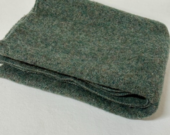 Pendleton Yakima Camp Blanket Wool Heather Green Large piece for crafts pillows bags purses blanket repairs camping WARM