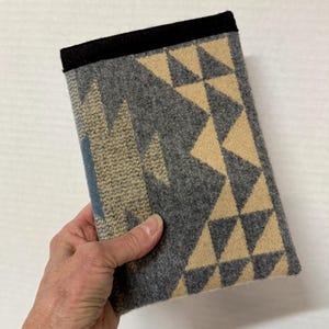 Kindle Sleeve 12th 11th generation Paperwhite + Signature + Colorsoft + Wool Native design screen protection backpacking hiking SMITH ROCK