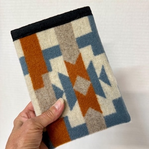 Soft Wool Paperwhite Sleeve - Autumn Rust & Blue Plaid - Amazon Kindle 2024/2025 and 2021 - 11th 12th generation - Blue Ridge - Tennessee